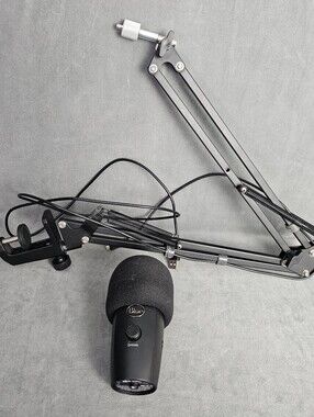 Blue Microphones Blue Yeti Nano Premium Wired Multi-Pattern USB With Mount B1-62